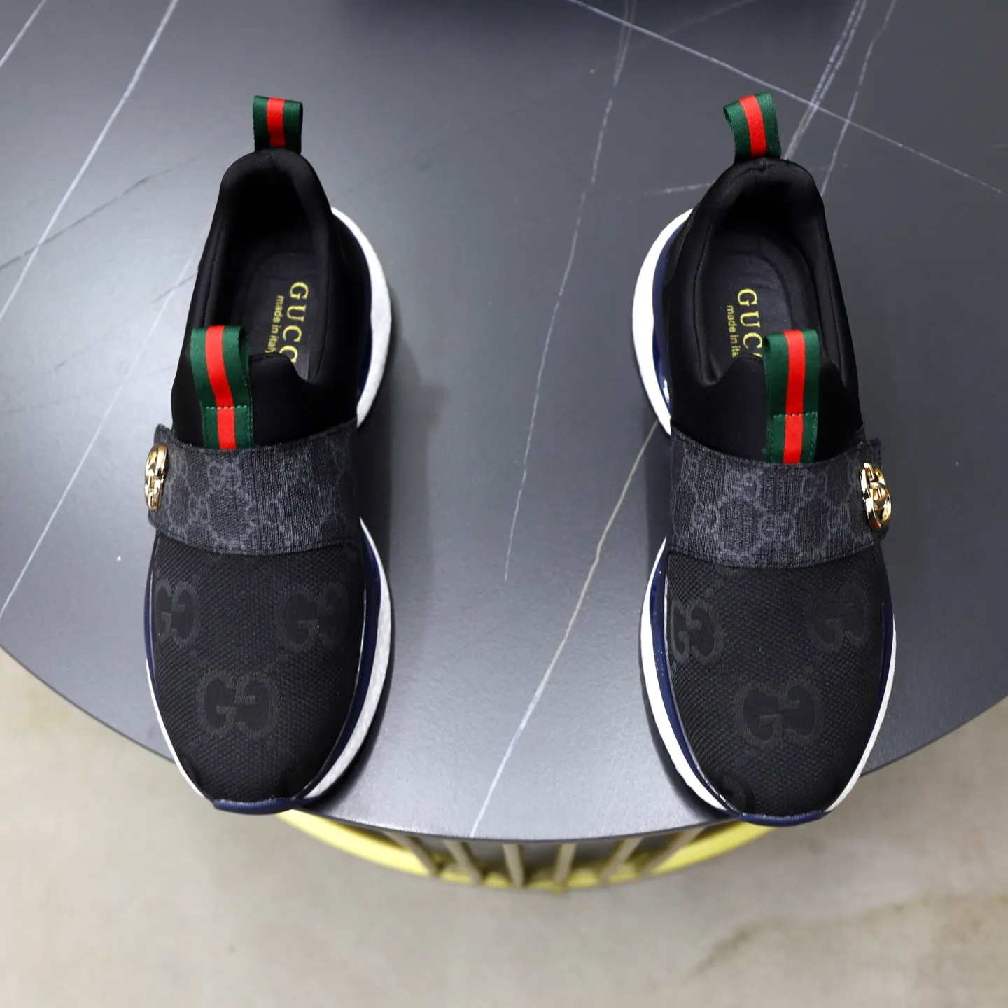 Ex-factory price: 442💰🙅‍♂️🙅‍♂️🙅‍♂️ Brand: GUCCI Standard code: 38-44 (45 customized) Grade: Same as the official website Material: Original leather splicing, comfortable and breathable lining, original wear-resistant outsole Style category: Men's fashionable casual shoes, running shoes, noble luxury brand elements, top luxury Color: actual picture color